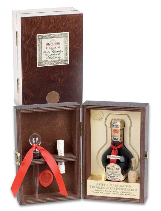 Leonardi Balsamic Vinegar aged 15 years in wooden giftbox