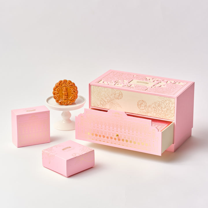 The Fullerton Low Sugar White Lotus Seed Paste with Single Yolk Baked Mooncakes 4 Pieces