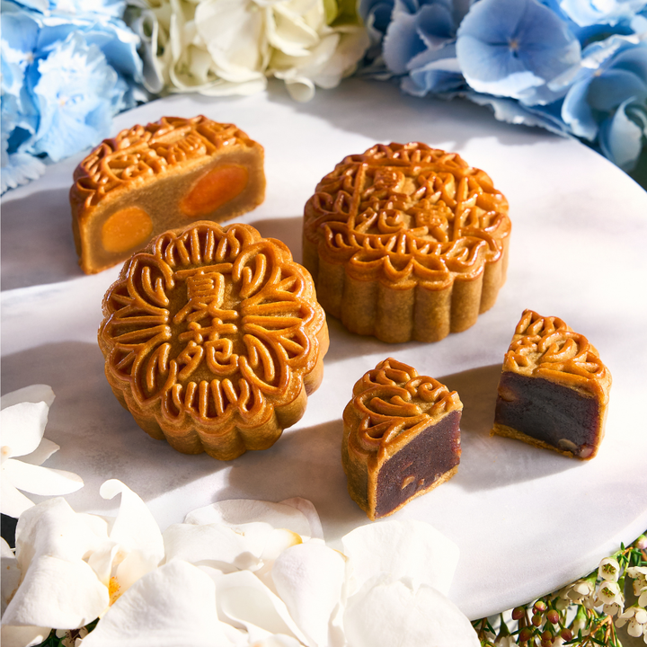 The Ritz-Carlton, Millenia Singapore, Assorted Baked Mooncakes (4pcs)
