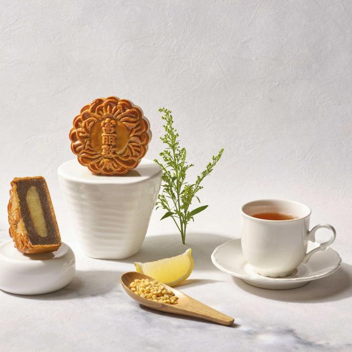 The Fullerton Assam Tea with Lemon, Mung Bean and Raisin Baked Mooncakes