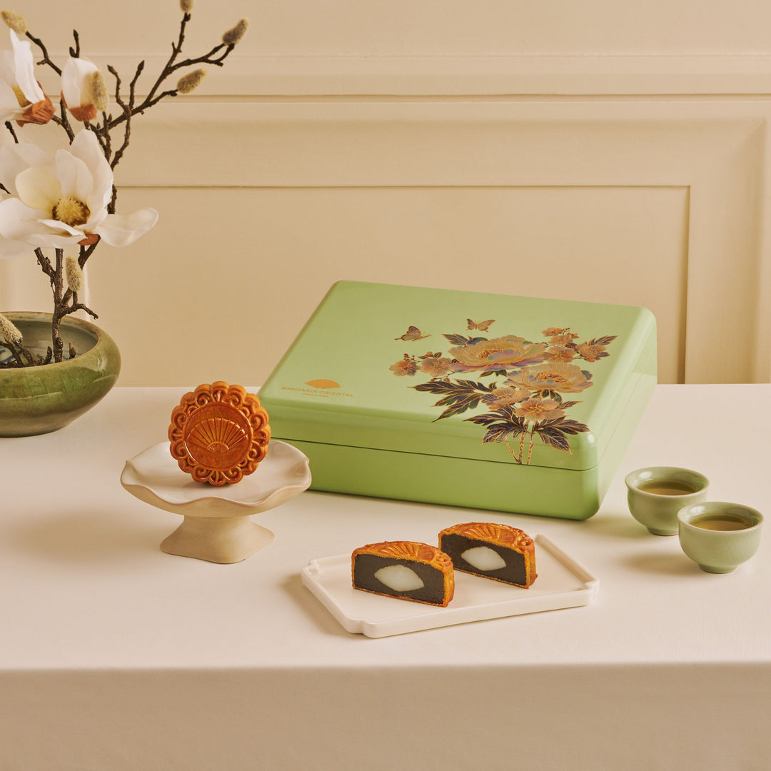 Mandarin Oriental Singapore Black Sesame with Mochi - 4pcs