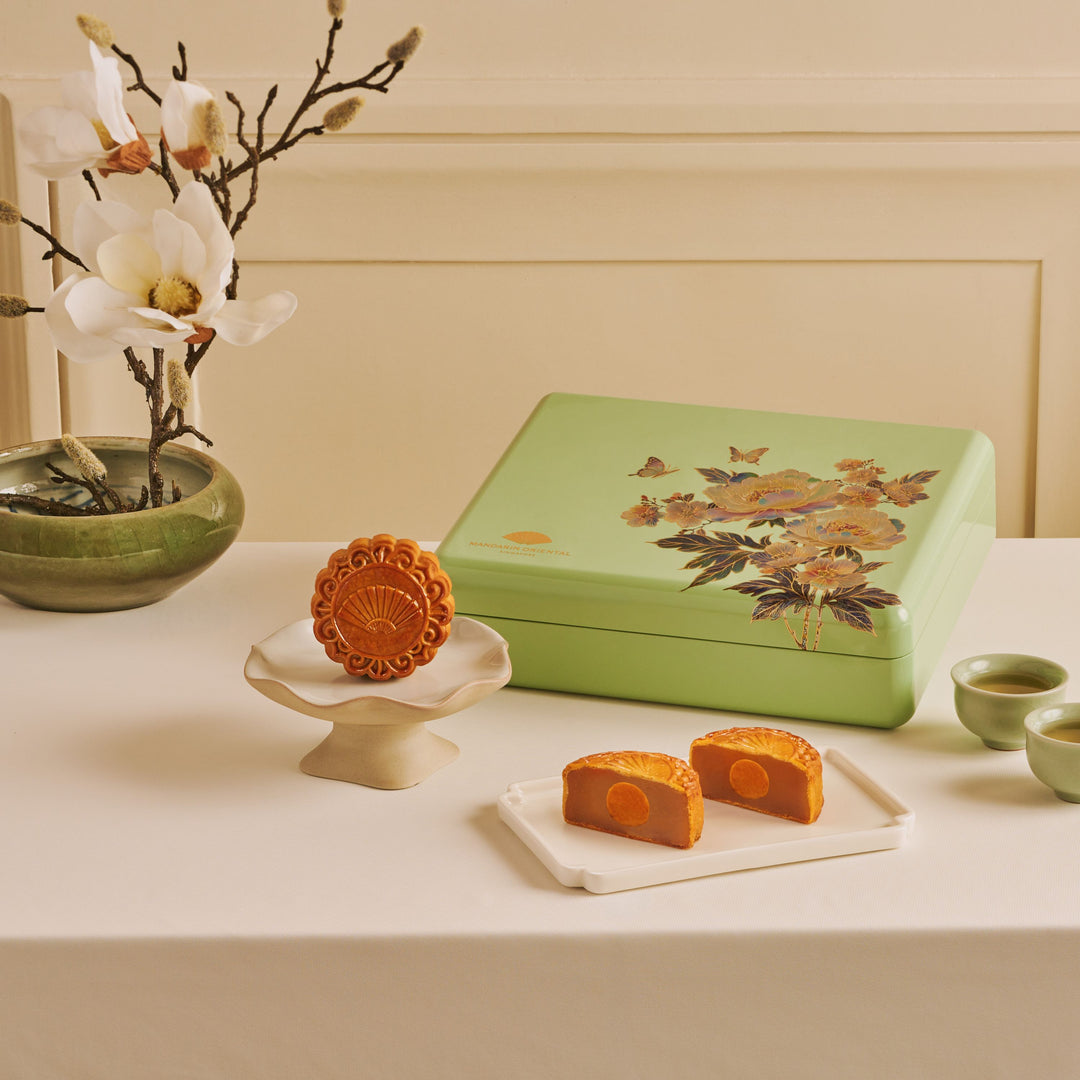 Mandarin Oriental Singapore Low Sugar White Lotus Paste with Single Yolk - 4pcs