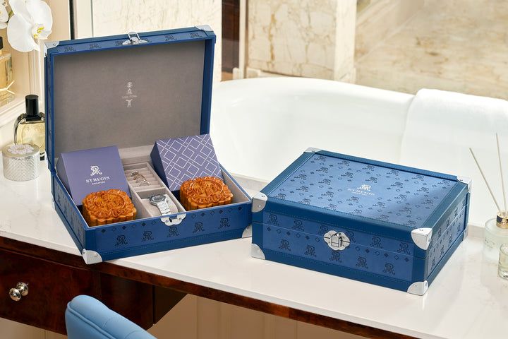 The St Regis Singapore White Lotus Paste with Double Yolk (4pcs)