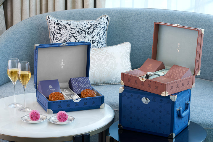 The St. Regis Singapore Reduced Sugar White Lotus Paste with Macadamia Nuts (4pcs)