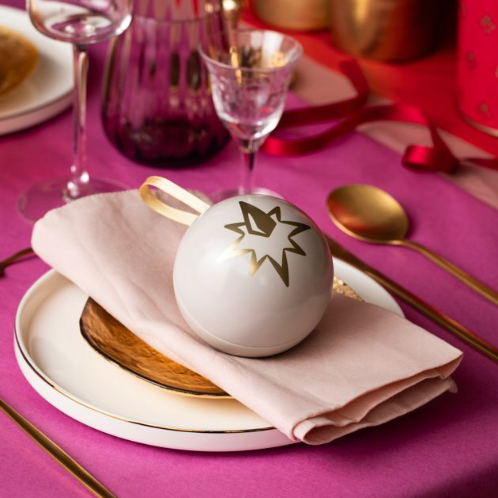 Domori Christmas Tin Ornament Ball - Ivory - 60g [PAL003]